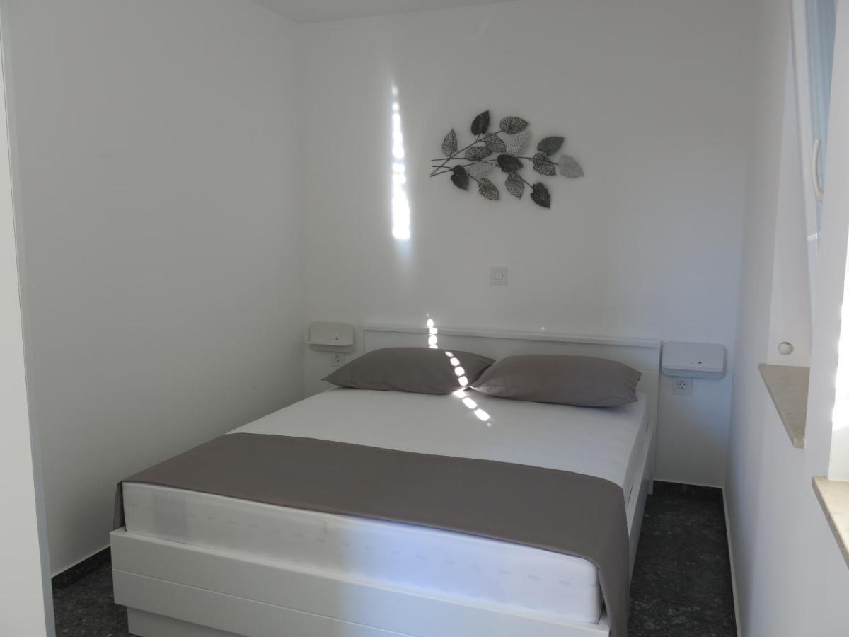 Apartments Rea Црес Экстерьер фото
