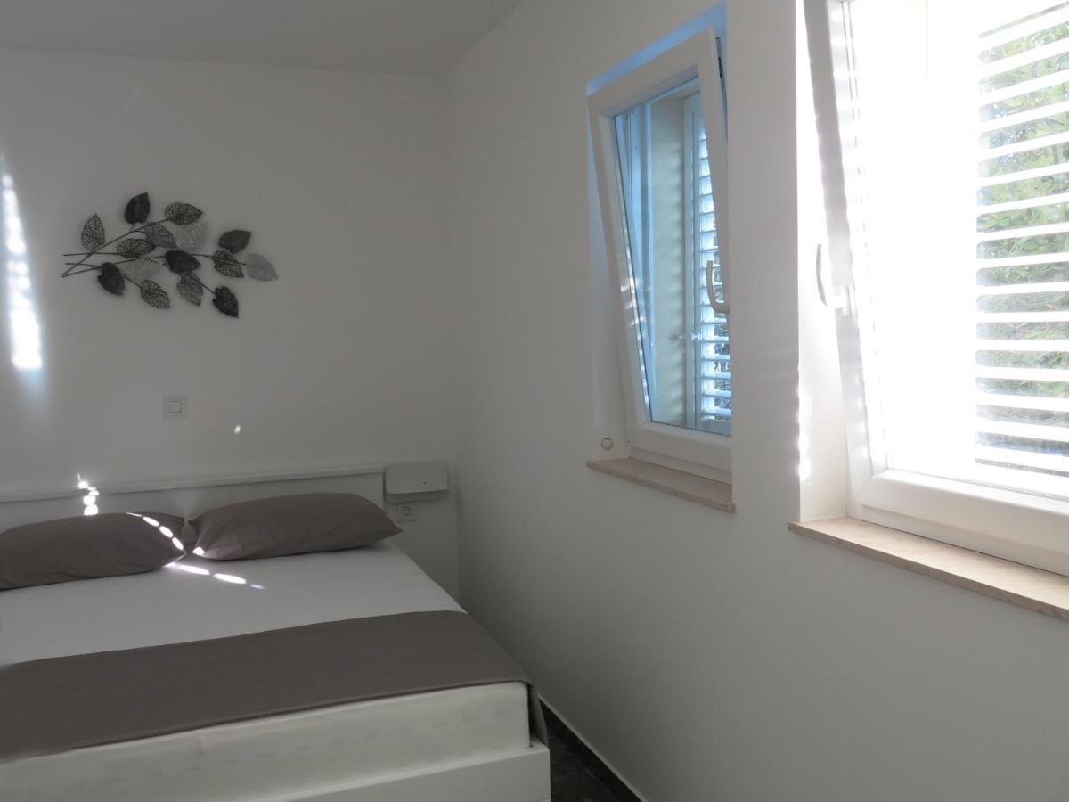 Apartments Rea Црес Экстерьер фото